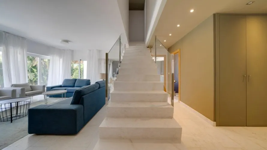 Villa de 4 dormitorios en Albir, Spain No. 539 № 1