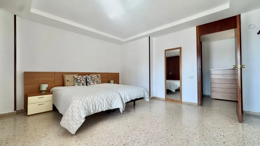 Apartamento de 2 dormitorios en Benidorm, Spain No. 840 № 27