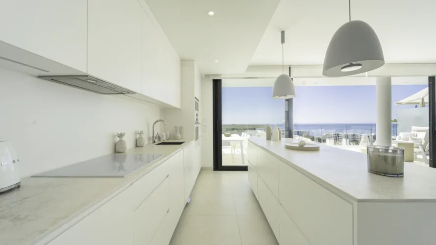 Apartamento de 3 dormitorios en Fuengirola, Spain No. 98 № 2