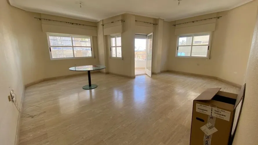 Apartamento de 1 dormitorio en Torrevieja, Spain No. 685 № 3
