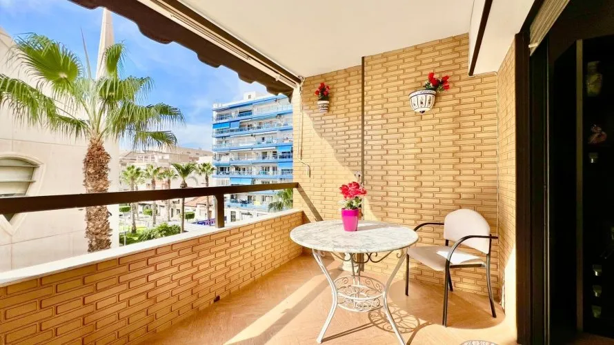 Apartamento de 3 dormitorios en Torrevieja, Spain No. 156 № 19