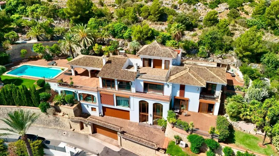 Villa de 4 dormitorios en La Pedrera, Spain No. 1398