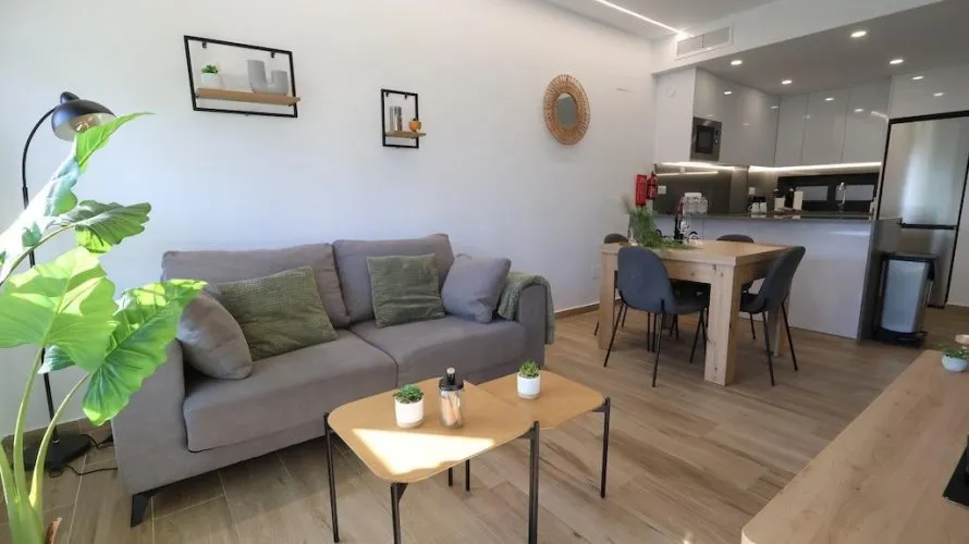 Apartamento de 2 dormitorios en Alicante, Spain No. 852 № 1