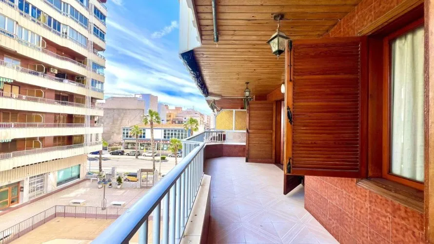 Apartamento de 3 dormitorios en Torrevieja, Spain No. 1081 № 25