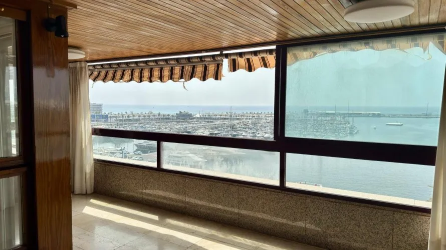 Ático de 6 dormitorios en Alicante, Spain No. 752 № 3