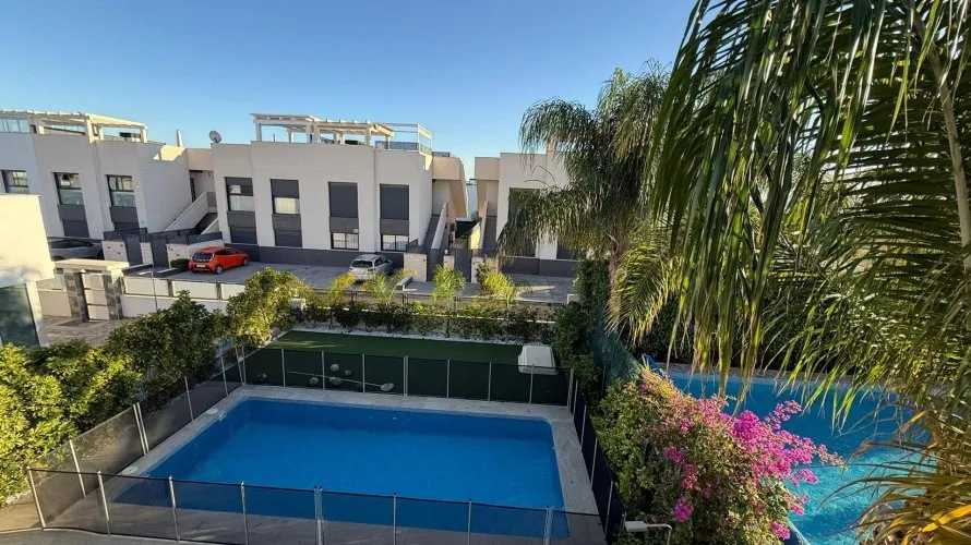 Villa de 3 dormitorios en Ciudad Quesada, Spain No. 901 № 1