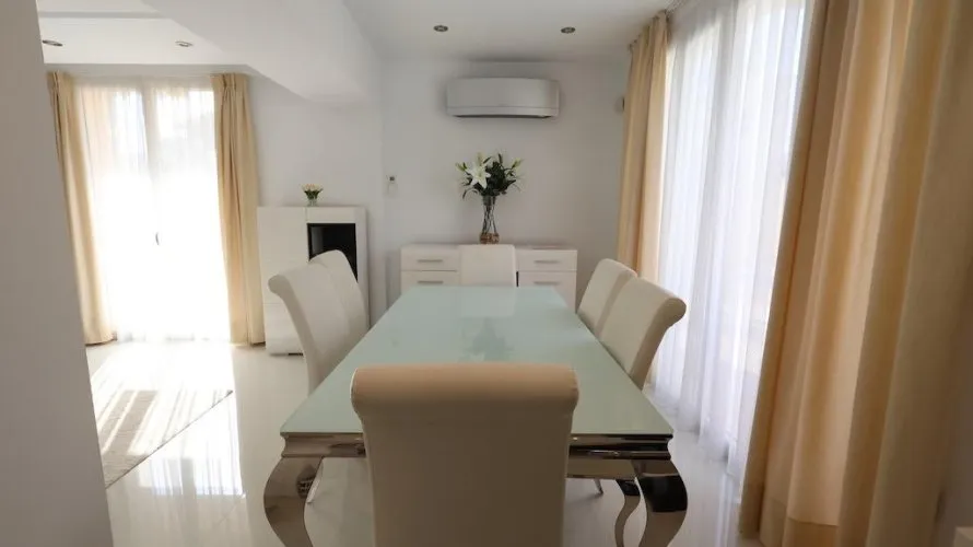Apartamento de 4 dormitorios en Cabo Roig, Spain No. 846 № 5