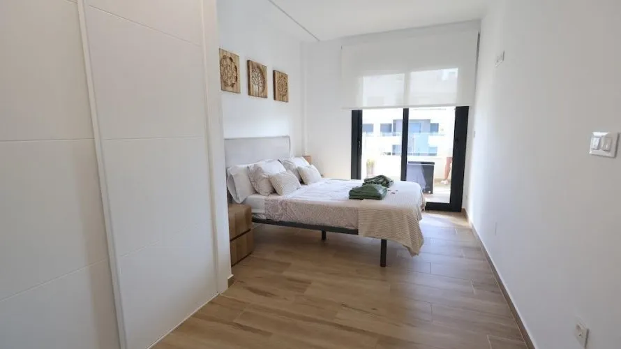 Apartamento de 2 dormitorios en Alicante, Spain No. 852 № 8