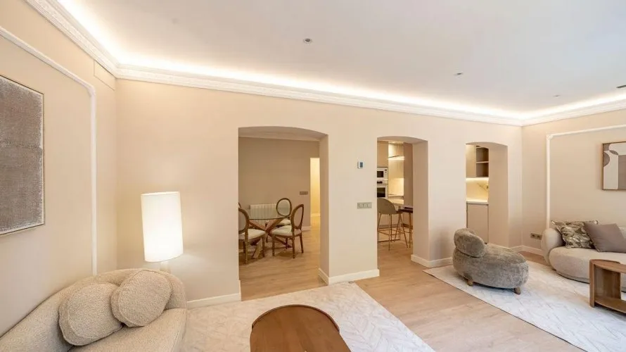 Apartamento de 2 dormitorios en Madrid, Spain No. 1039 № 3