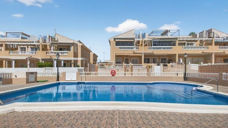 Сasa de 2 dormitorios en Torrevieja, Spain No. 864 № 1