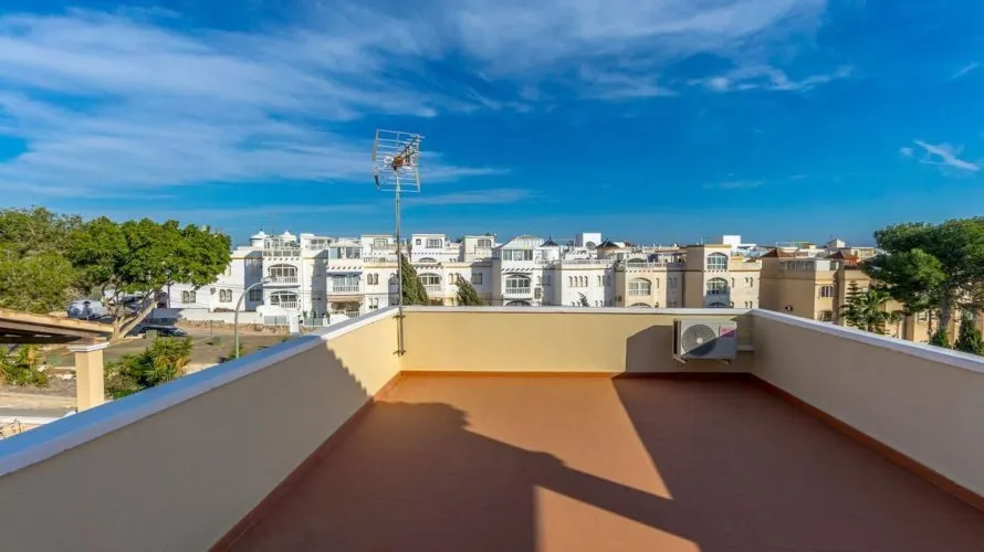 Сasa de 105m² en Campoamor, Spain No. 957 № 7