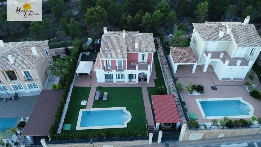 Villa de 4 dormitorios en Finestrat, Spain No. 260 № 28