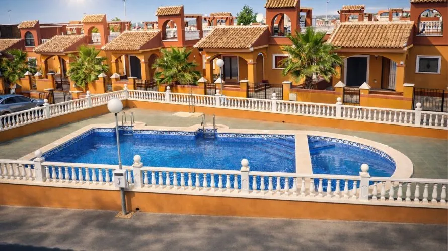 Apartamento de 79m² en Torrevieja, Spain No. 998