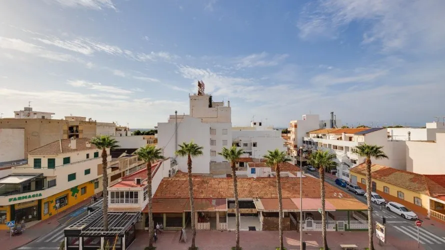 Apartamento de 3 dormitorios en Torrevieja, Spain No. 903 № 10