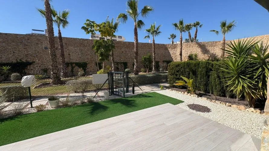 Apartamento de 2 dormitorios en Villamartin, Spain No. 1002 № 3