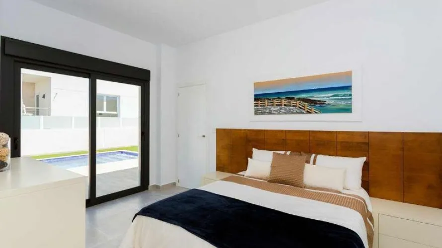 Villa de 3 dormitorios en Daya Nueva, Spain No. 275 № 13