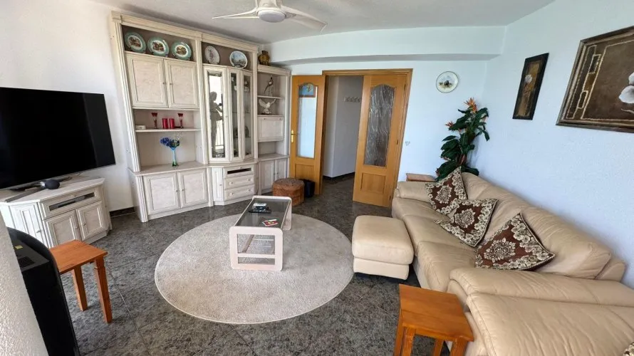 Apartamento de 3 dormitorios en Torrevieja, Spain No. 787 № 4