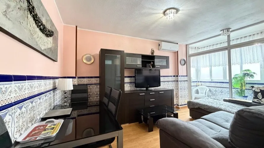 Apartamento de 1 dormitorio en Torrevieja, Spain No. 2080 № 2