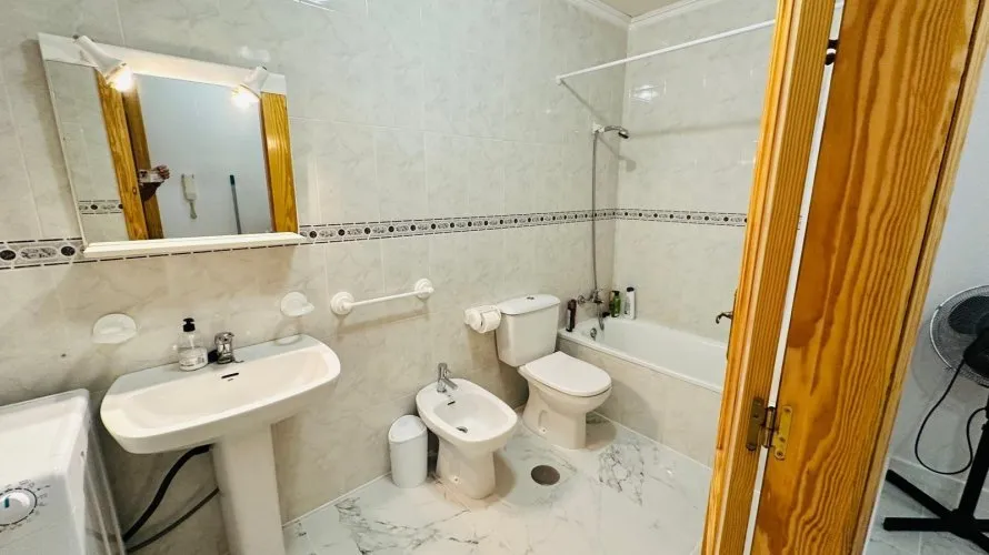Apartamento de 2 dormitorios en Torrevieja, Spain No. 2064 № 11