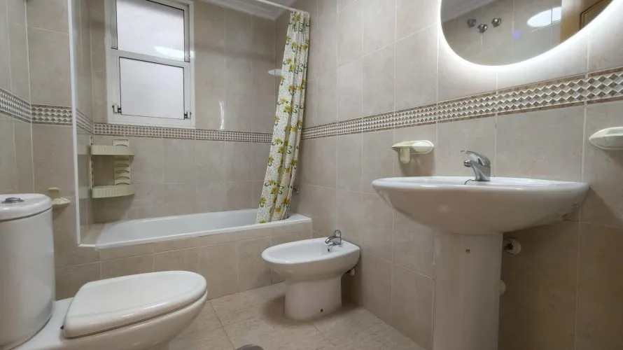 Apartamento de 2 dormitorios en Torrevieja, Spain No. 2225 № 1