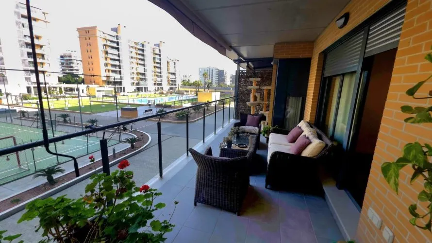 Apartamento de 3 dormitorios en Alicante, Spain No. 2018 № 22