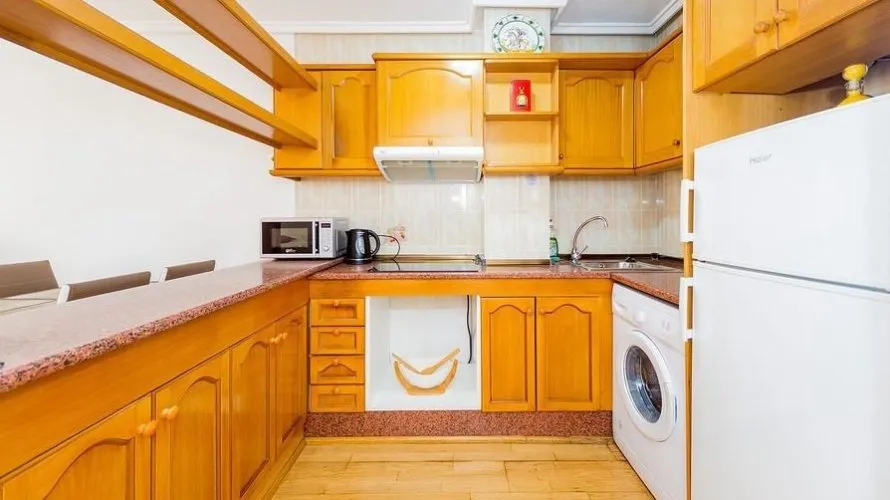 Apartamento de 2 dormitorios en Torrevieja, Spain No. 2228 № 4
