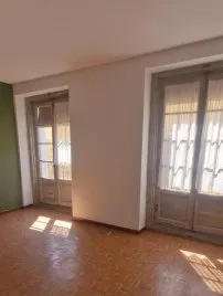 Apartamento de 4 dormitorios en Madrid, Spain No. 1979