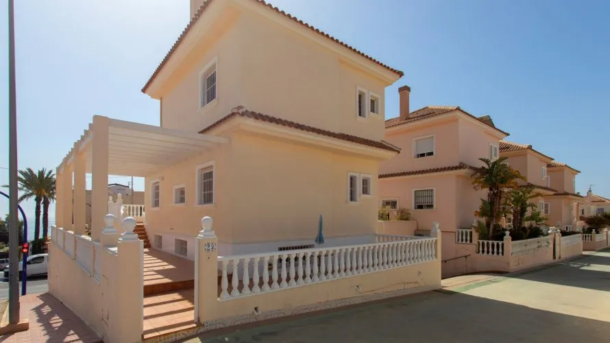 Villa de 180m² en Torrevieja, Spain No. 1945 № 26
