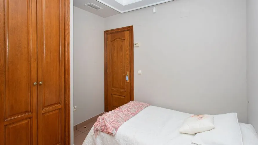 Villa de 180m² en Torrevieja, Spain No. 1945 № 14