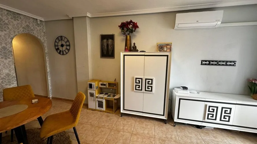Apartamento de 2 dormitorios en Torrevieja, Spain No. 2090 № 8