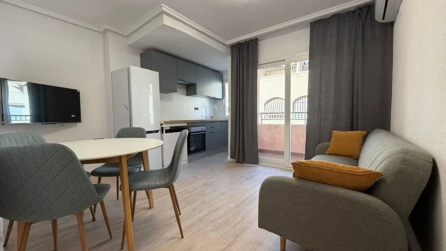 Apartamento de 2 dormitorios en Torrevieja, Spain No. 2186 № 8