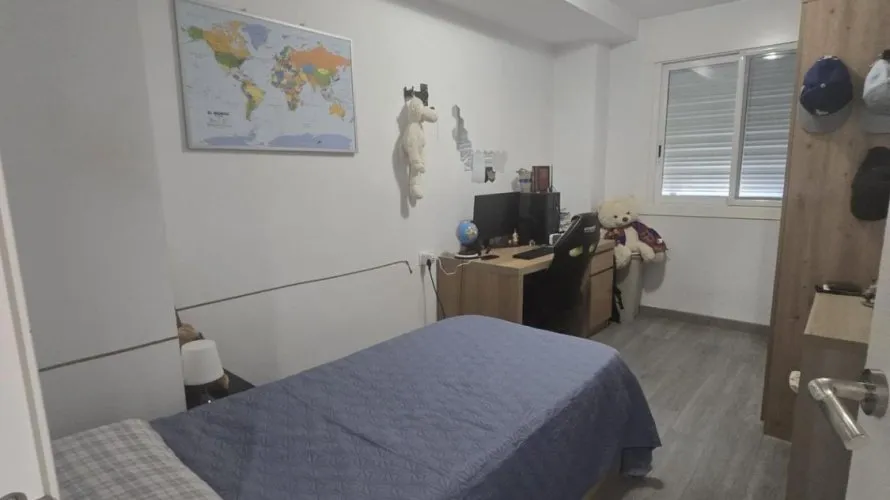 Apartamento de 4 dormitorios en Paterna, Spain No. 1756 № 12