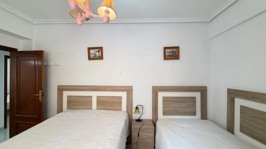 Apartamento de 3 dormitorios en Torrevieja, Spain No. 2241