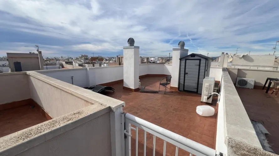 Ático de 75m² en Torrevieja, Spain No. 2154 № 1