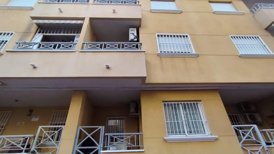Apartamento de 4 dormitorios en Torrevieja, Spain No. 2040