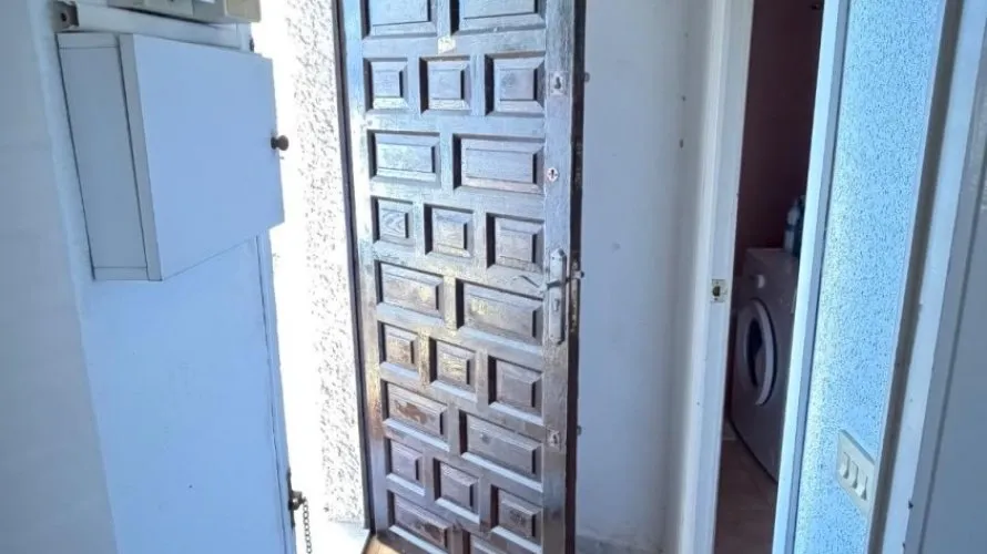 Apartamento de 1 dormitorio en Torrevieja, Spain No. 2226 № 1