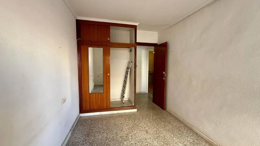 Apartamento de 3 dormitorios en Torrevieja, Spain No. 2095