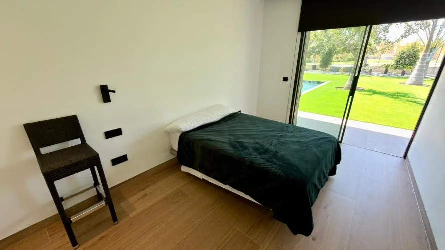 Villa de 3 dormitorios en Alicante, Spain No. 1752 № 7