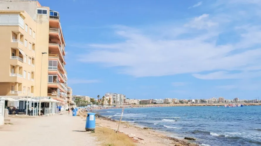 Ático de 3 dormitorios en Torrevieja, Spain No. 2089