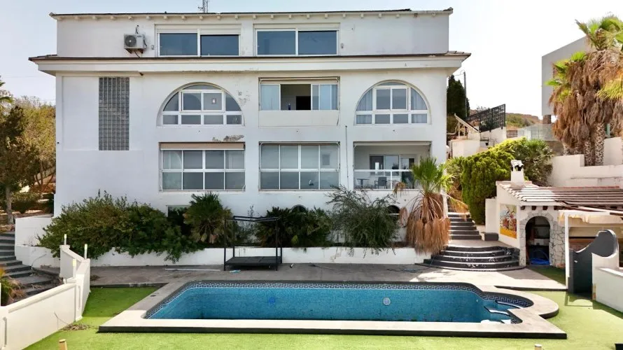 Villa de 7 dormitorios en Benidorm, Spain No. 2011 № 1