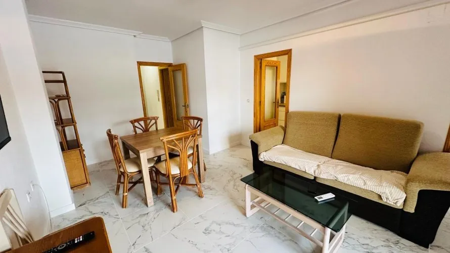 Apartamento de 2 dormitorios en Torrevieja, Spain No. 2064 № 2