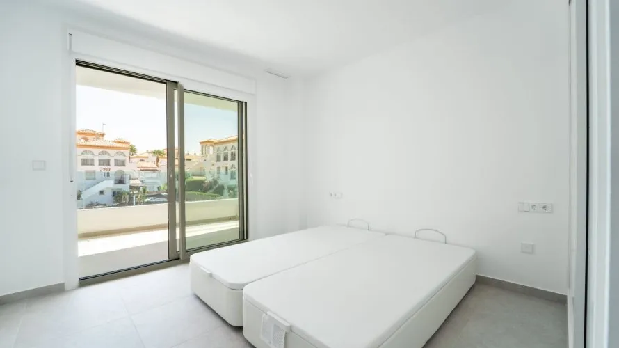 Apartamento de 73m² en La Zenia, Spain No. 1943 № 5