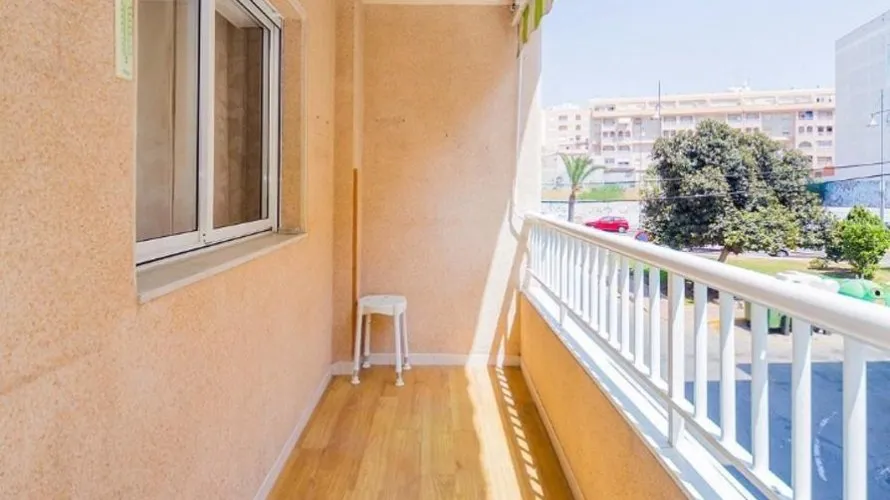 Apartamento de 2 dormitorios en Torrevieja, Spain No. 2228 № 5