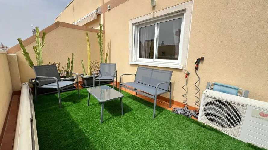 Ático de 2 dormitorios en Torrevieja, Spain No. 2067 № 1