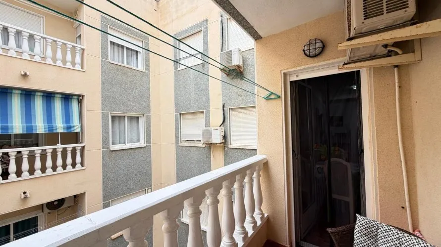 Apartamento de 1 dormitorio en Torrevieja, Spain No. 2118 № 6