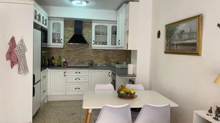 Apartamento de 2 dormitorios en Torrevieja, Spain No. 2045 № 8