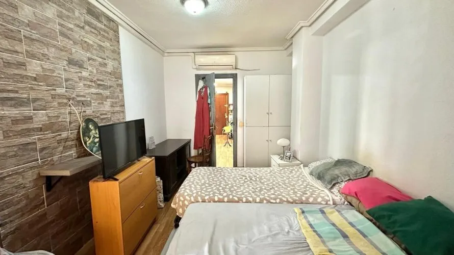 Apartamento de 2 dormitorios en Torrevieja, Spain No. 2059