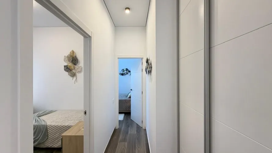 Apartamento de 2 dormitorios en Torrevieja, Spain No. 2128 № 1