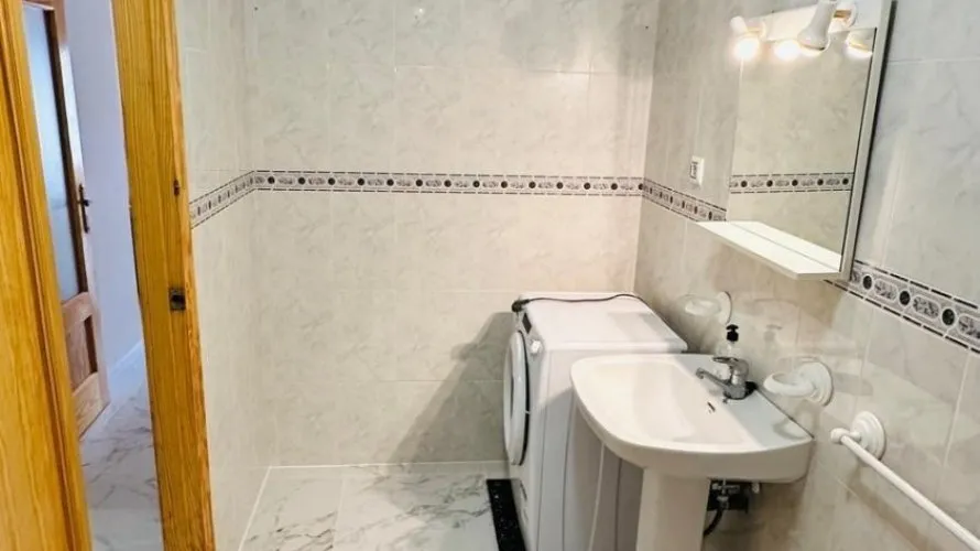 Apartamento de 2 dormitorios en Torrevieja, Spain No. 2064 № 9