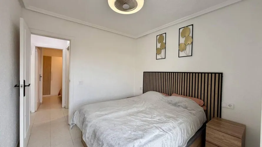 Apartamento de 2 dormitorios en Torrevieja, Spain No. 2082 № 15